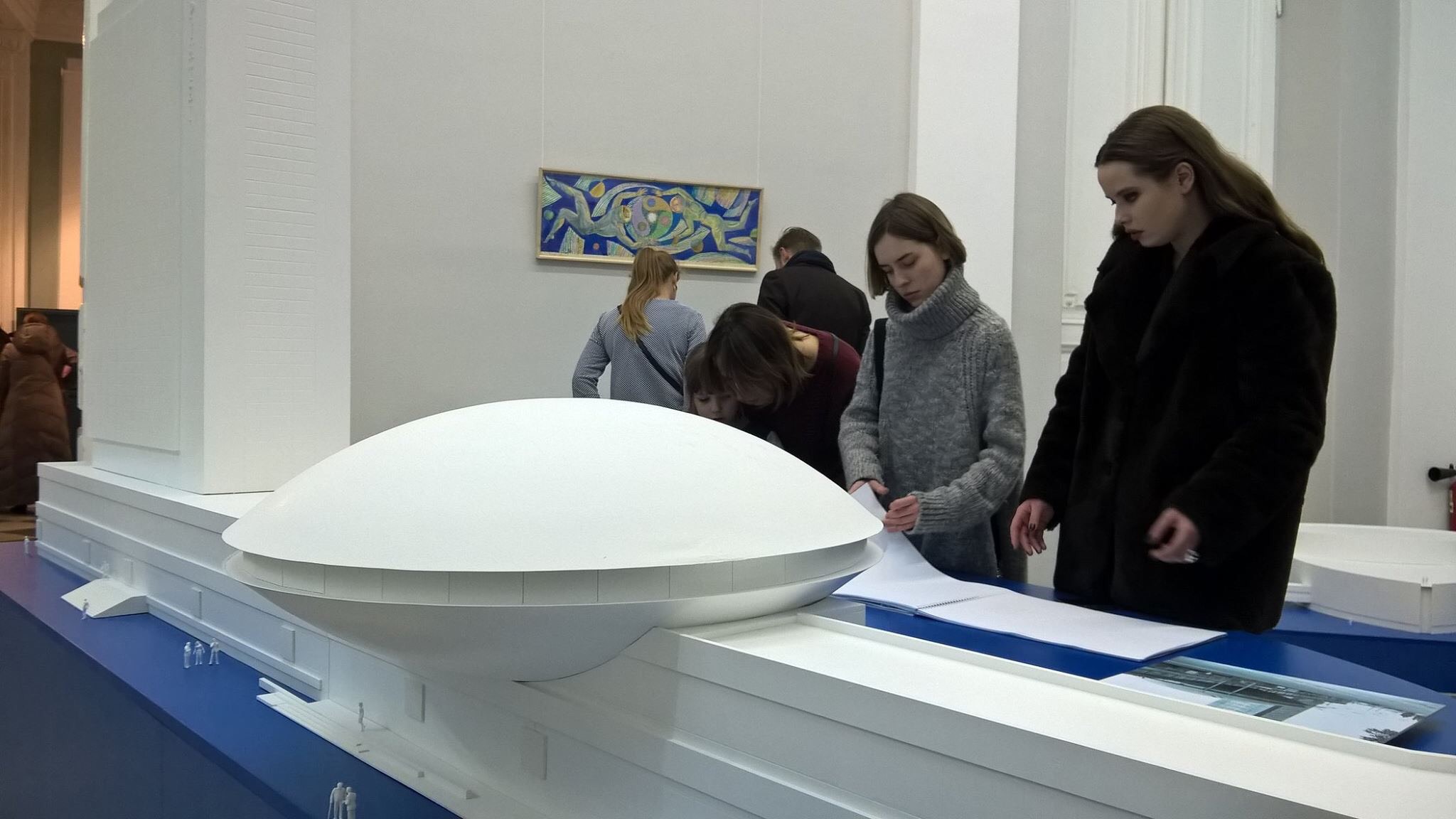 https://maketchik.com/wp-content/uploads/2019/02/Національний-художній-музей-України-тарелка.jpg
