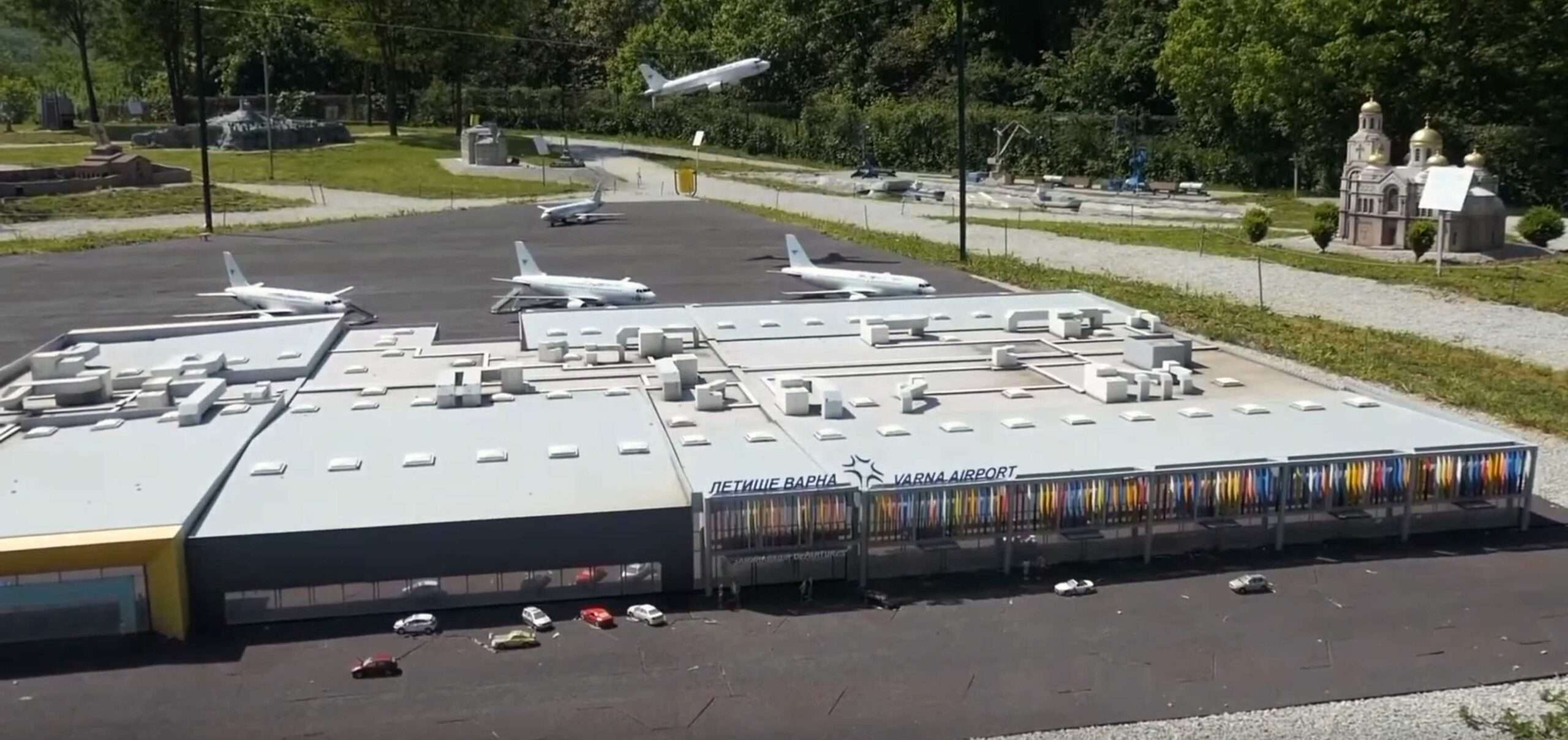 https://maketchik.com/wp-content/uploads/2024/03/airport-varna-model-1-scaled.jpg